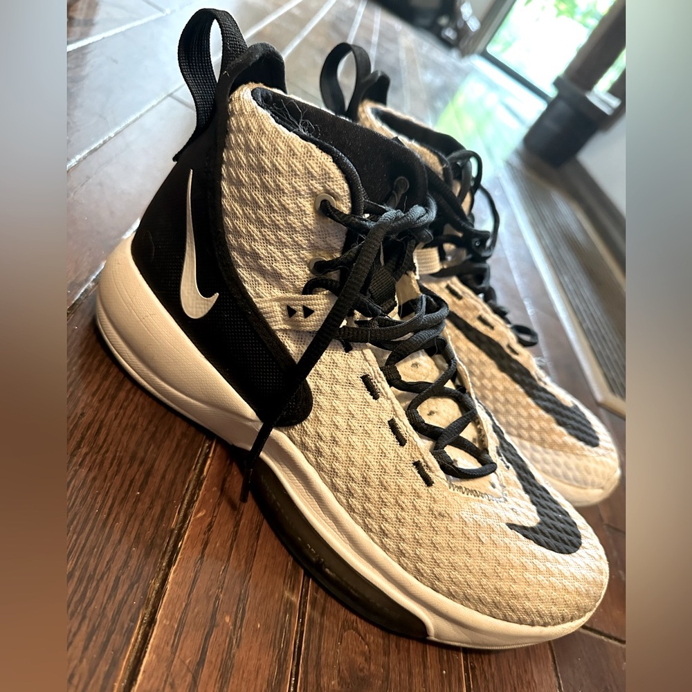 Nike Zoom Rise Basketball Shoes